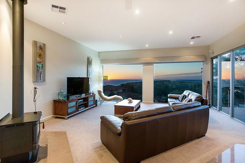 Lavina Luxury Beach House - Accommodation Whitsundays 21