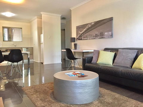 Adelaide DressCircle Apartments - Archer Street - Accommodation Whitsundays 7