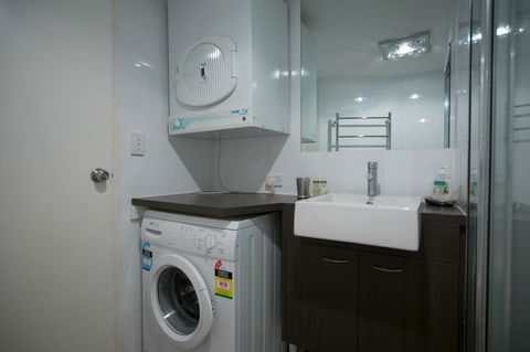 Adelaide DressCircle Apartments - Archer Street - Accommodation Whitsundays 16