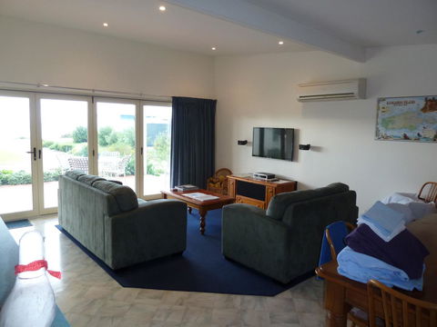 SeaShells Penneshaw - Accommodation Whitsundays 9