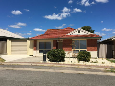 Windsor Gardens Home - Accommodation Whitsundays 18