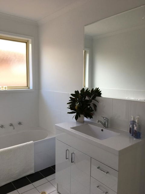 Windsor Gardens Home - Accommodation Whitsundays 11