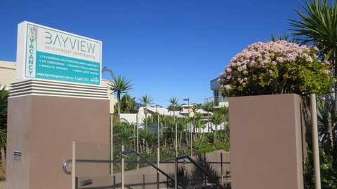 Bayview Beachfront Apartments, In Town Right On The Beach - Accommodation Whitsundays 16