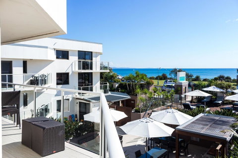 Bayview Beachfront Apartments, In Town Right On The Beach - Accommodation Whitsundays 15