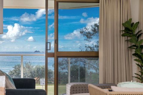Bayview Beachfront Apartments, In Town Right On The Beach - Accommodation Whitsundays 29