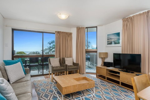 Bayview Beachfront Apartments, In Town Right On The Beach - Accommodation Whitsundays 35
