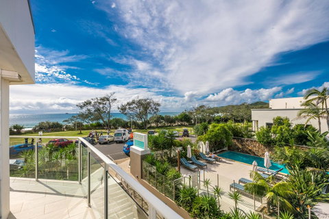 Bayview Beachfront Apartments, In Town Right On The Beach - Accommodation Whitsundays 10
