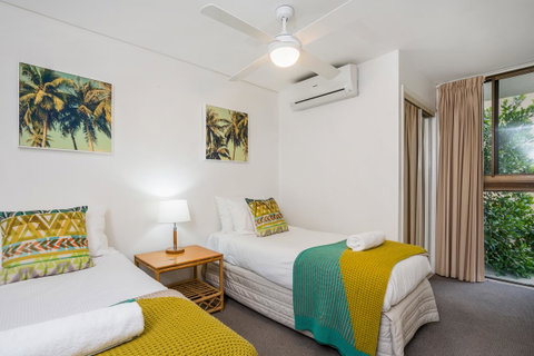 Bayview Beachfront Apartments, In Town Right On The Beach - Accommodation Whitsundays 34
