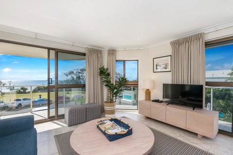 Bayview Beachfront Apartments, In Town Right On The Beach - Accommodation Whitsundays 36