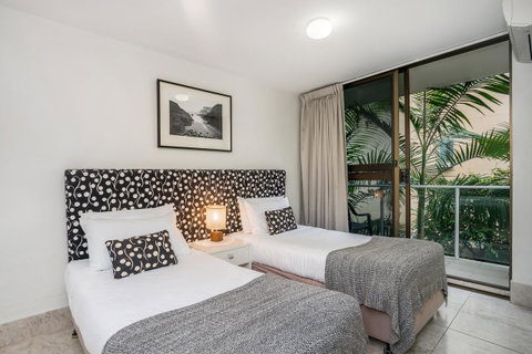 Bayview Beachfront Apartments, In Town Right On The Beach - Accommodation Whitsundays 39