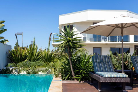 Bayview Beachfront Apartments, In Town Right On The Beach - Accommodation Whitsundays 17