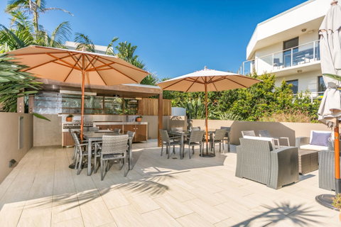 Bayview Beachfront Apartments, In Town Right On The Beach - Accommodation Whitsundays 9