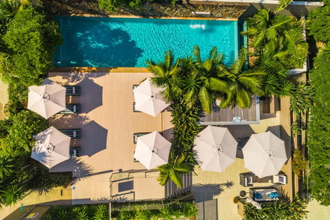 Bayview Beachfront Apartments, In Town Right On The Beach - Accommodation Whitsundays 2