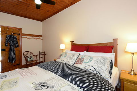Trafalgar Premium Vintage Suites - Accommodation Whitsundays 23