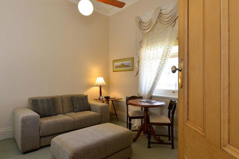 Trafalgar Premium Vintage Suites - Accommodation Whitsundays 25