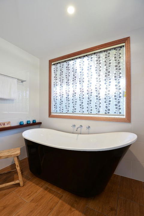 Trafalgar Premium Vintage Suites - Accommodation Whitsundays 2