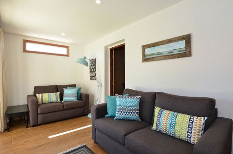 Trafalgar Premium Vintage Suites - Accommodation Whitsundays 21