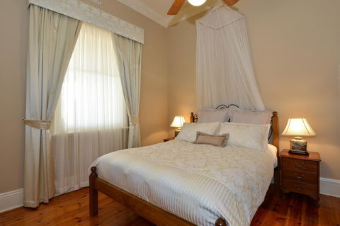 Trafalgar Premium Vintage Suites - Accommodation Whitsundays 7