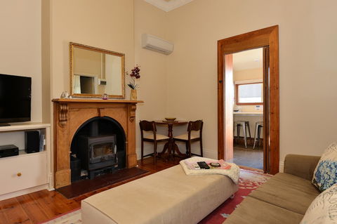 Trafalgar Premium Vintage Suites - Accommodation Whitsundays 18
