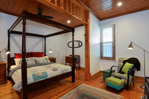 Trafalgar Premium Vintage Suites - Accommodation Whitsundays 10