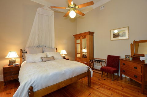 Trafalgar Premium Vintage Suites - Accommodation Whitsundays 17