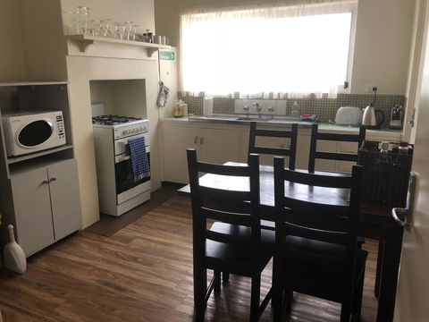 Kingscote Central - Accommodation Whitsundays 7