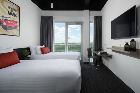 Rydges Pit Lane - Accommodation Whitsundays 30