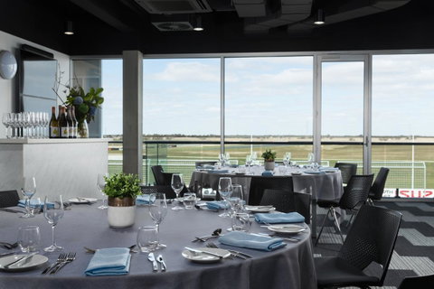 Rydges Pit Lane - Accommodation Whitsundays 6