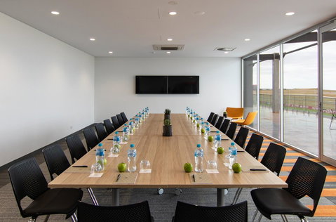 Rydges Pit Lane - Accommodation Whitsundays 40