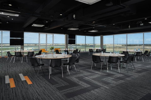 Rydges Pit Lane - Accommodation Whitsundays 5