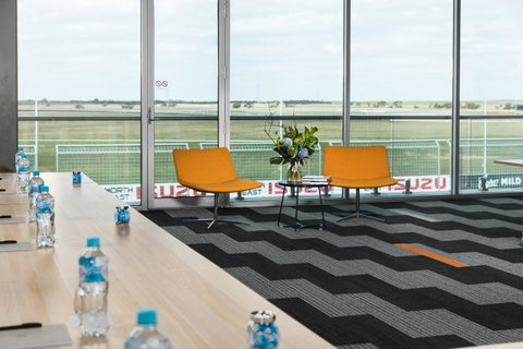 Rydges Pit Lane - Accommodation Whitsundays 4