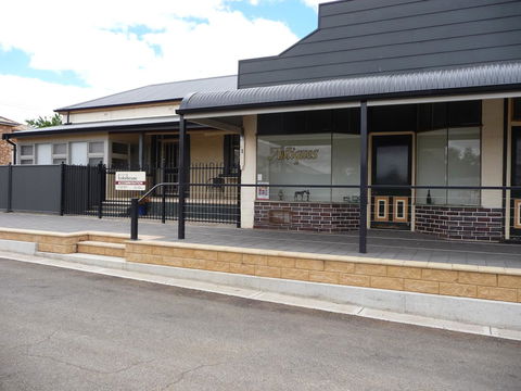 Country Bakehouse Accommodation - Accommodation Whitsundays 12