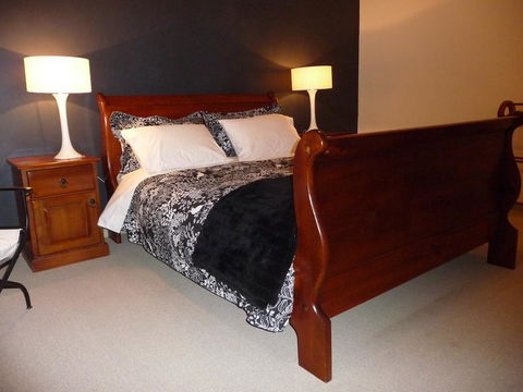 Country Bakehouse Accommodation - Accommodation Whitsundays 3