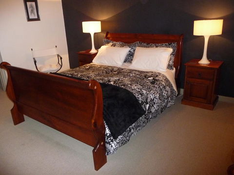 Country Bakehouse Accommodation - Accommodation Whitsundays 11