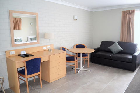 Bathurst Motor Inn - Accommodation Whitsundays 9