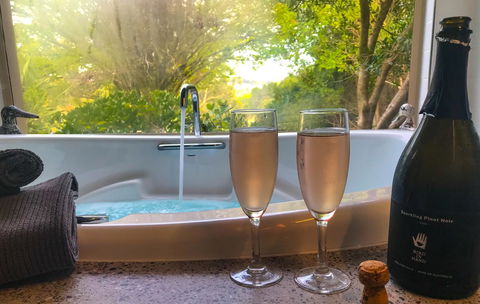 Adelaide Hills Retreats - Accommodation Whitsundays 0