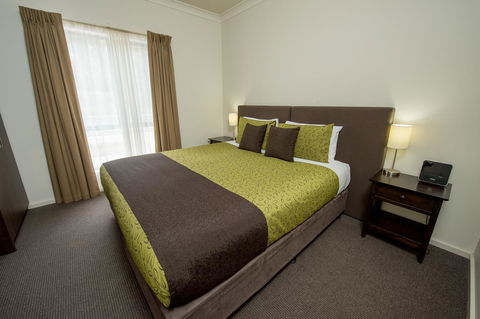 Clare Country Club - Accommodation Whitsundays 15