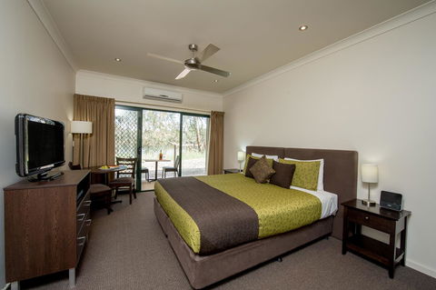 Clare Country Club - Accommodation Whitsundays 4