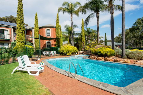 Clare Country Club - Accommodation Whitsundays 8
