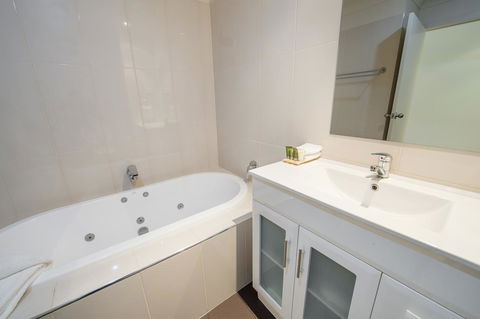 Clare Country Club - Accommodation Whitsundays 23