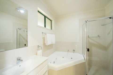 Clare Country Club - Accommodation Whitsundays 20