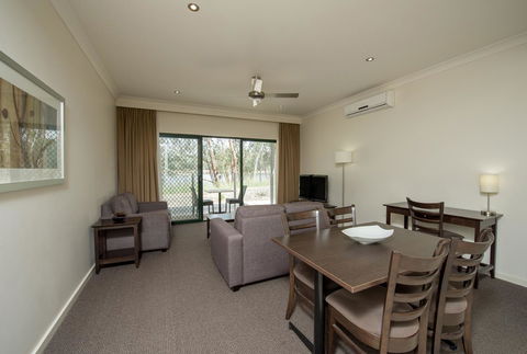 Clare Country Club - Accommodation Whitsundays 14