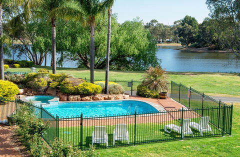 Clare Country Club - Accommodation Whitsundays 3