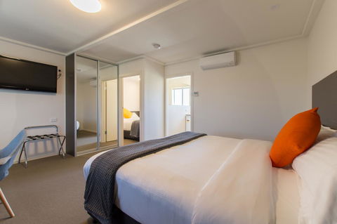 Mick O\'Sheas - Accommodation Whitsundays 14