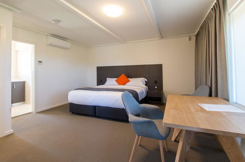 Mick O\'Sheas - Accommodation Whitsundays 29