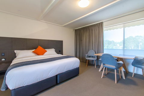 Mick O\'Sheas - Accommodation Whitsundays 16