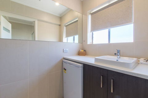 Mick O\'Sheas - Accommodation Whitsundays 26