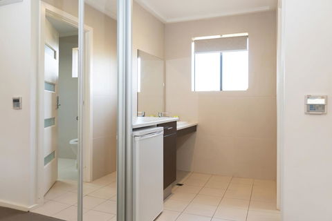 Mick O\'Sheas - Accommodation Whitsundays 3