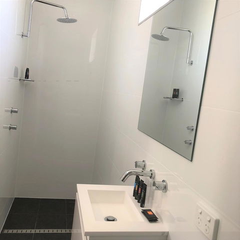 The Avenue Inn - Accommodation Whitsundays 18