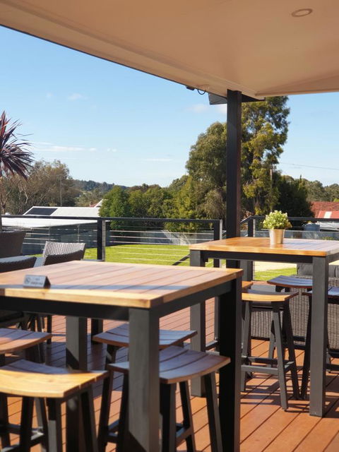 The Avenue Inn - Accommodation Whitsundays 1